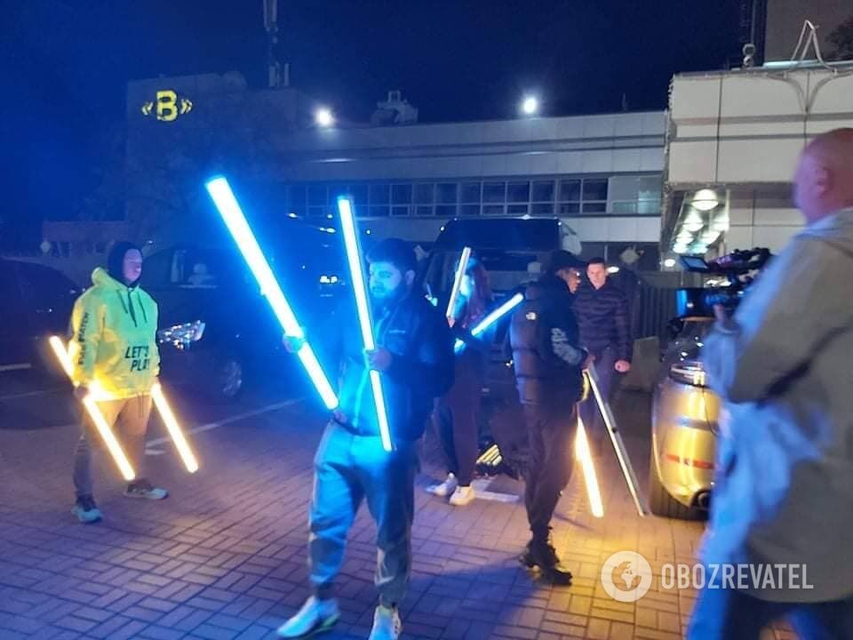 Фаны перед встречей чемпиона