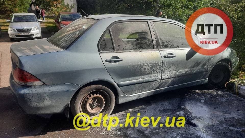 Пожар возник в моторном отсеке. dqxikeidqxiqqeant