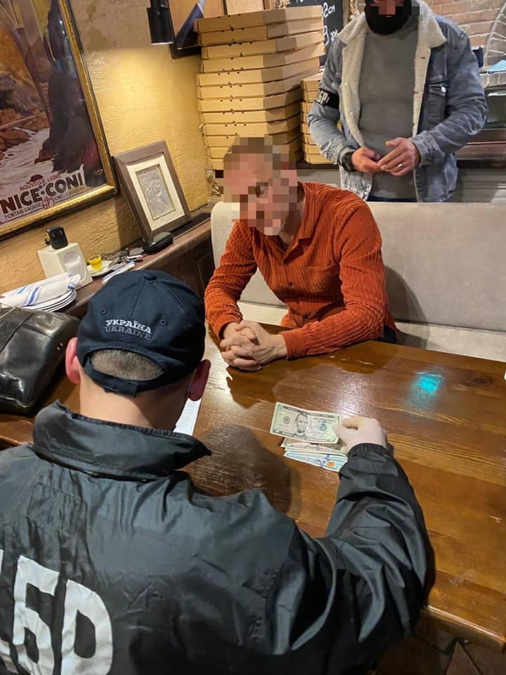 На Одесской таможне раскрыли схему получения взяток за растаможивание автомобилей dqxikeidqxiqqeant