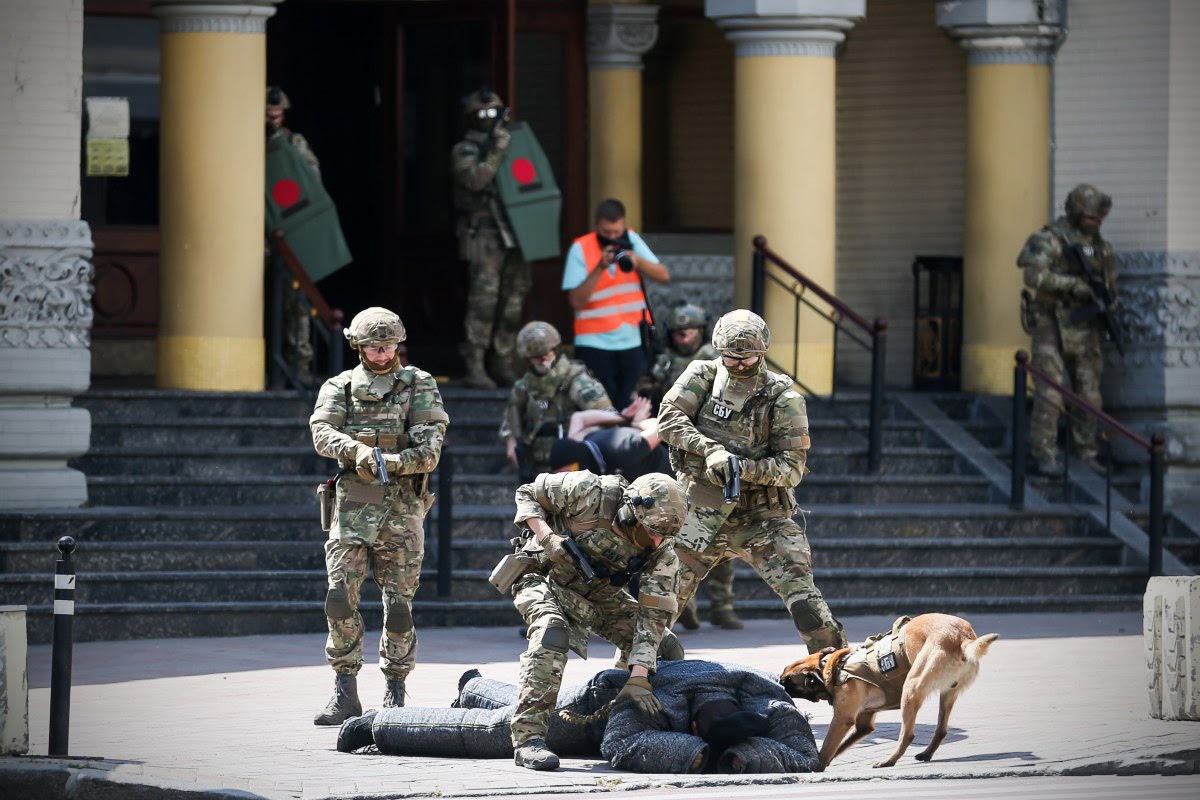 1067788 - <b>Тотальне стеження й тиск на бізнес:</b> за що критикують законопроєкт про СБУ - Заборона dqxikeidqxitkant