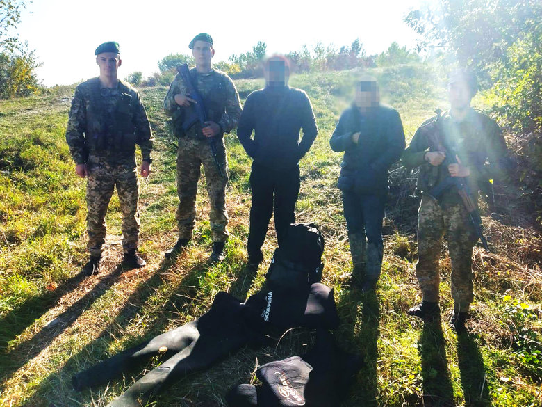 Пограничники задержали 7 нелегальных мигрантов на Закарпатье, - Госпогранслужба 01 dqxikeidqxiqqeant