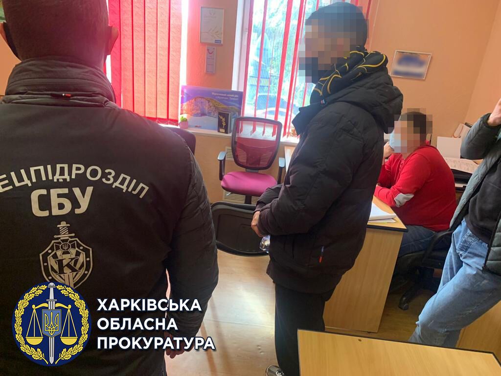 Силовики провели обыски