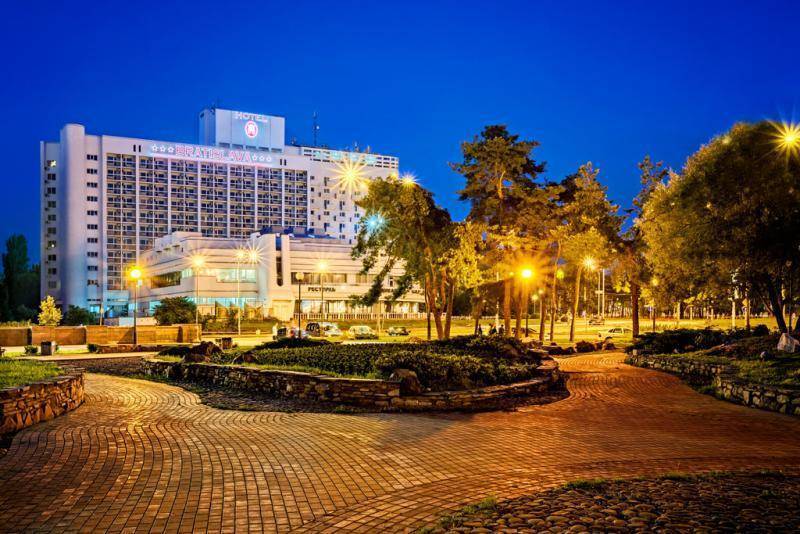 Киевлянин играл в покер в гостинице dqxikeidqxiqqeant