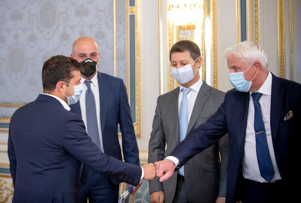 Владимир Зеленский и СЕО Н2 Андрей Жовнер, Yom Capital - Уолтер Комарек и NBT - Джоар Викен dqxikeidqxitkant