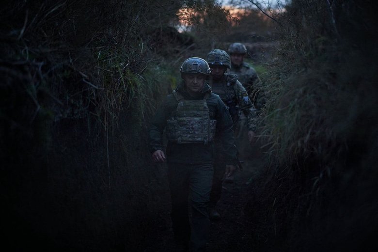 Зеленский посетил передовые позиции украинских воинов на Донбассе 05