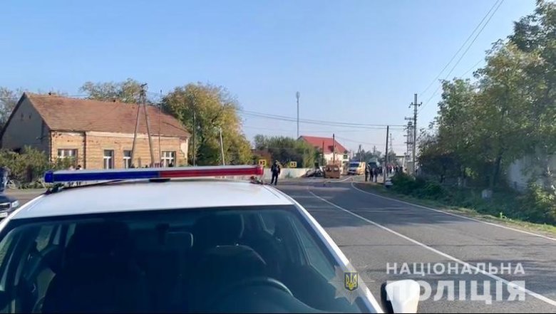 Четыре человека, в том числе патрульный и пограничник, погибли в ДТП на Закарпатье, - полиция 02