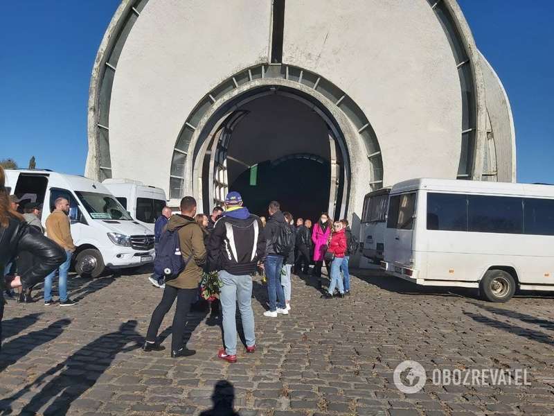 Прощание с Еленой dqxikeidqxitkant