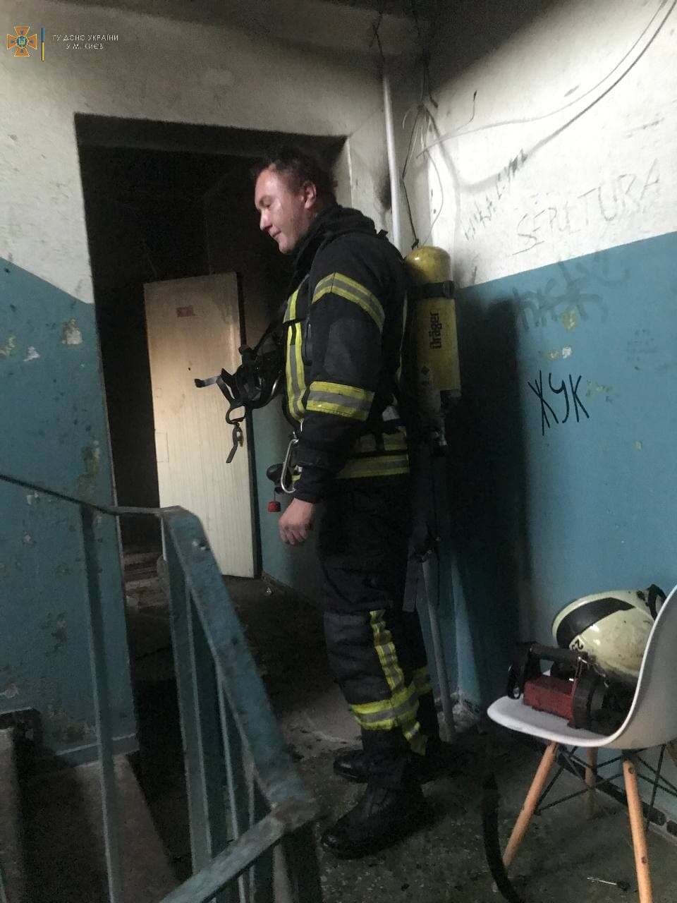 Спасатели оперативно затушили возгорание.