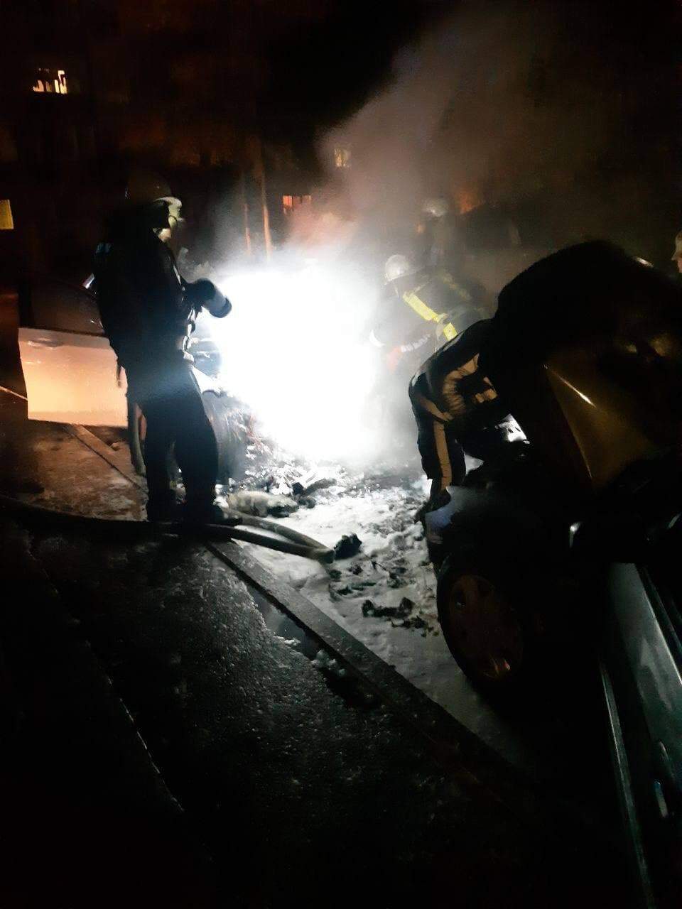 у Білій Церкві згоріли машини dqxikeidqxiqqeant