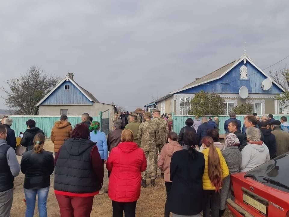 Родные и близкие пришли попрощаться с погибшим Георгием Халиковым dqxikeidqxiqqeant