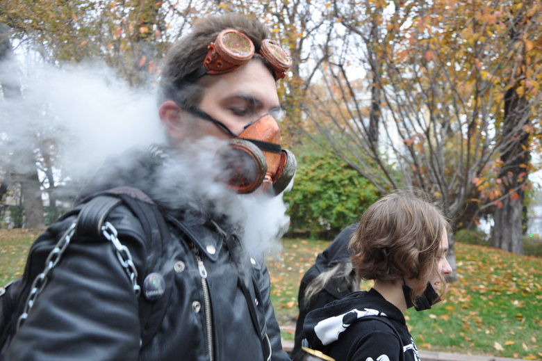 Парад зомби накануне праздника Хэллоуин прошел в центре Киева 09