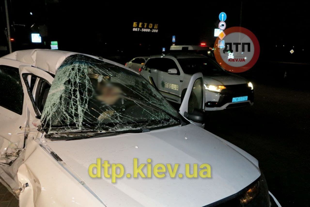 Водитель Renault погиб на месте аварии