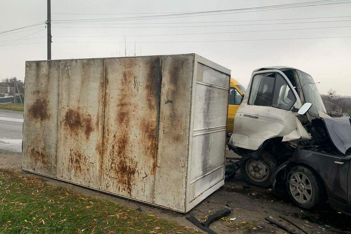 На Дніпропетровщині в ДТП загинула вагітна водійка На Дніпропетровщині в ДТП загинула вагітна водійка dqxikeidqxiqqeant