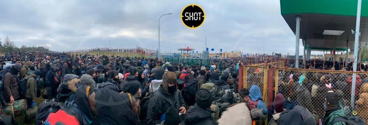 Мигранты на КПП "Брузги" dqxikeidqxitkant