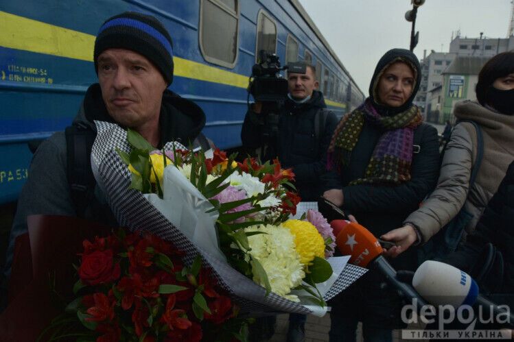 Игорь Евтушенко на вокзале в Херсоне dqxikeidqxiqqeant