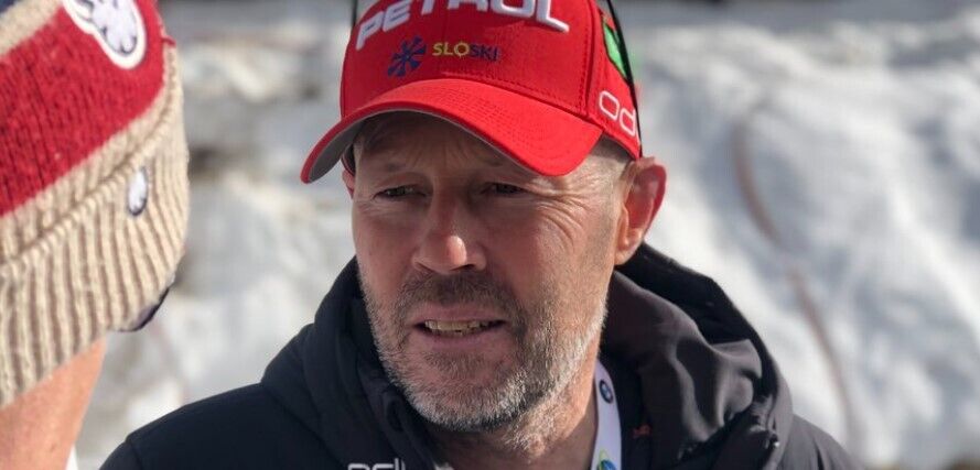 Тренер женской команды Урош Велепец.