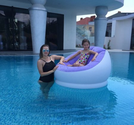 Украинский футболист Воронин показал свой "небольшой домик" в Южной Пальмире. ФОТО Украинский футболист Воронин показал свой "небольшой домик" в Южной Пальмире. ФОТО dqxikeidqxitkant