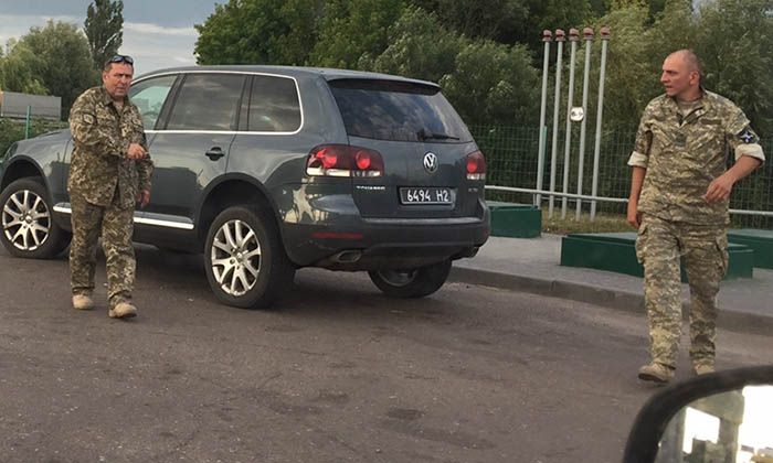 Новини Житомира: На АЗС в Житомире пьяные военные избили и унизили женщину с ребенком Новини Житомира: На АЗС в Житомире пьяные военные избили и унизили женщину с ребенком. ФОТО