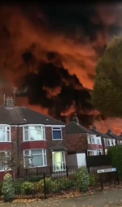 Пожар на заводе в Британии dqxikeidqxiqqeant