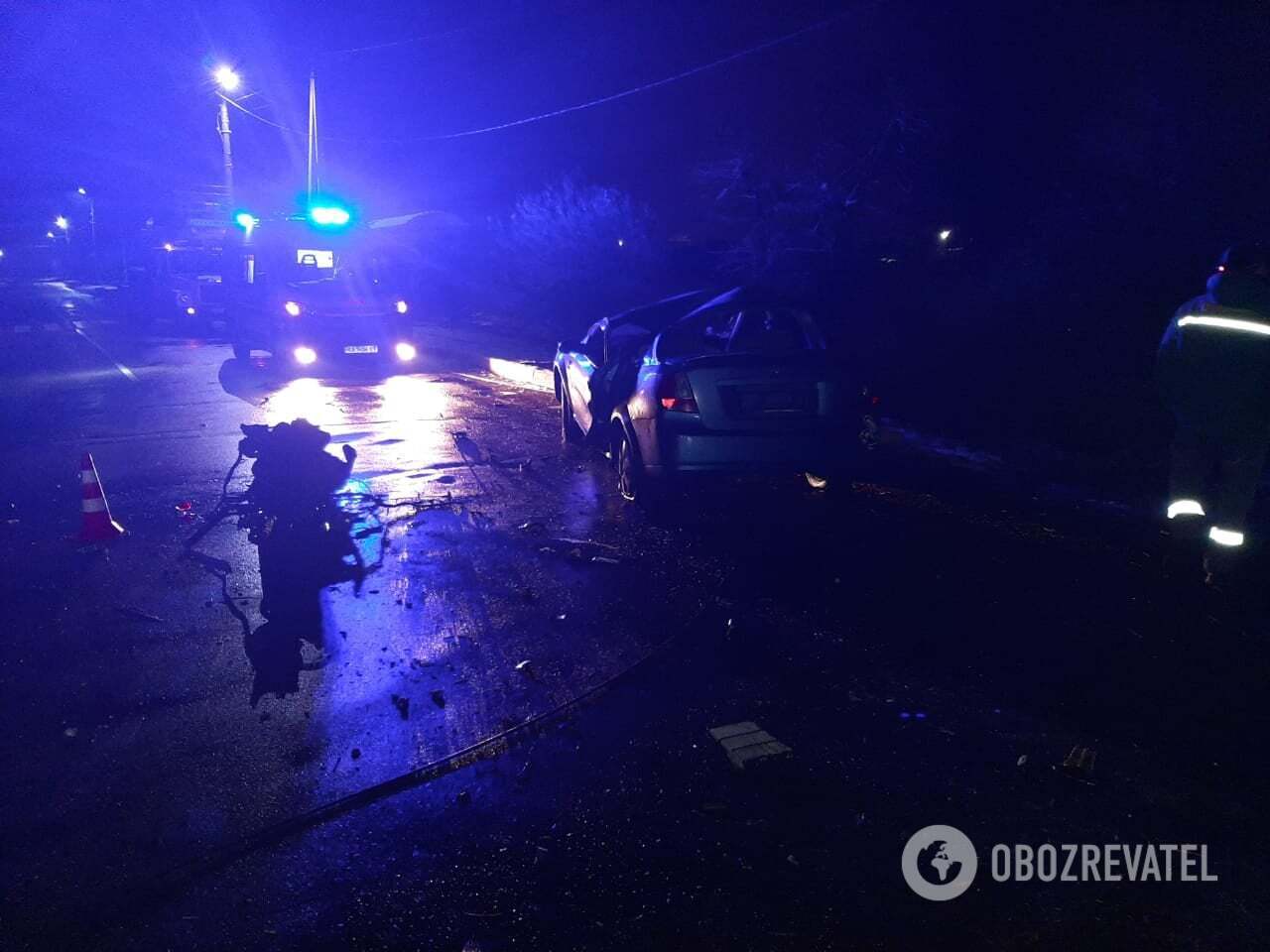 Части машины были разбросаны по дороге. dqxikeidqxiqqeant