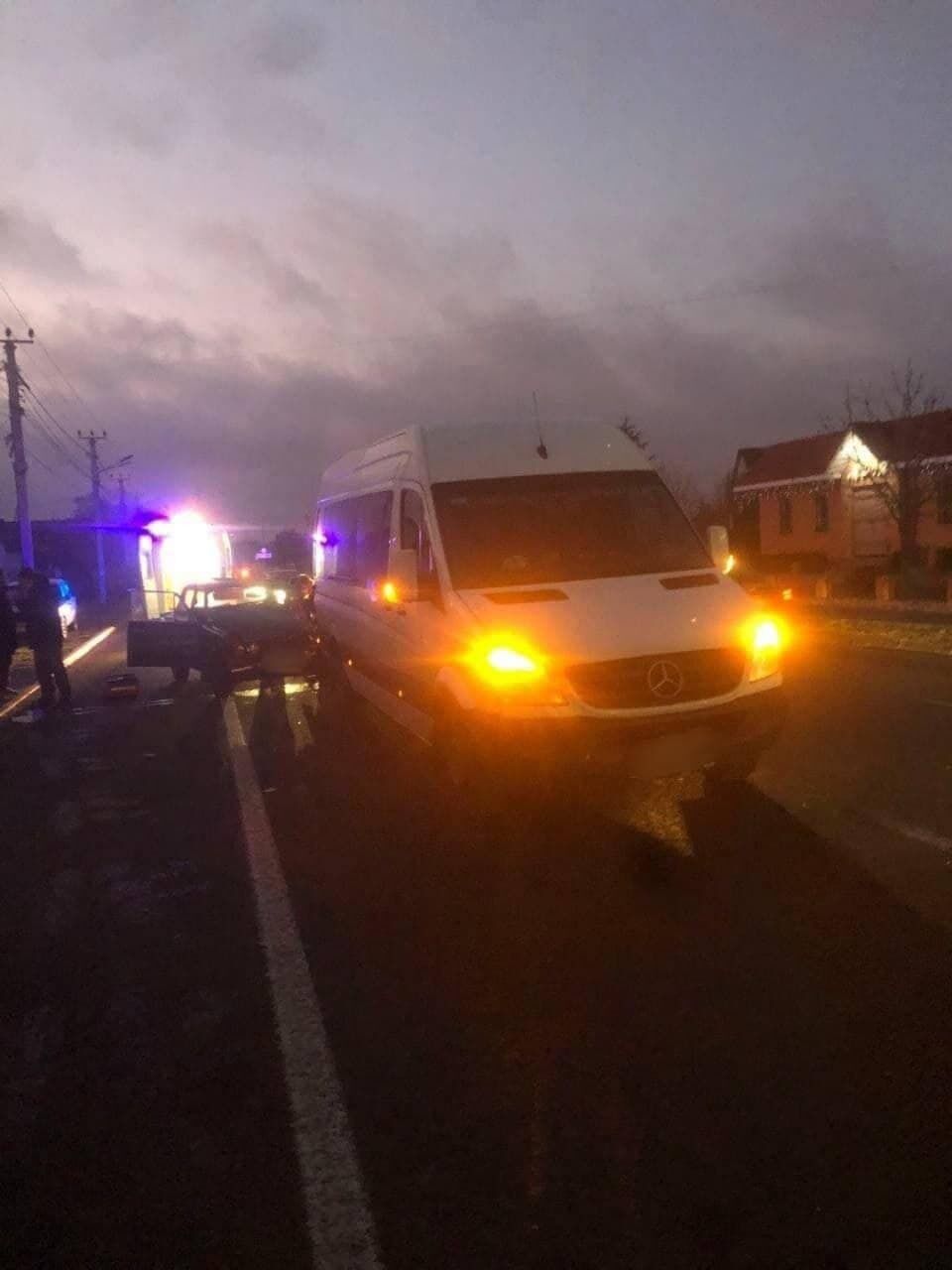 Также пострадал пассажир легковушки.