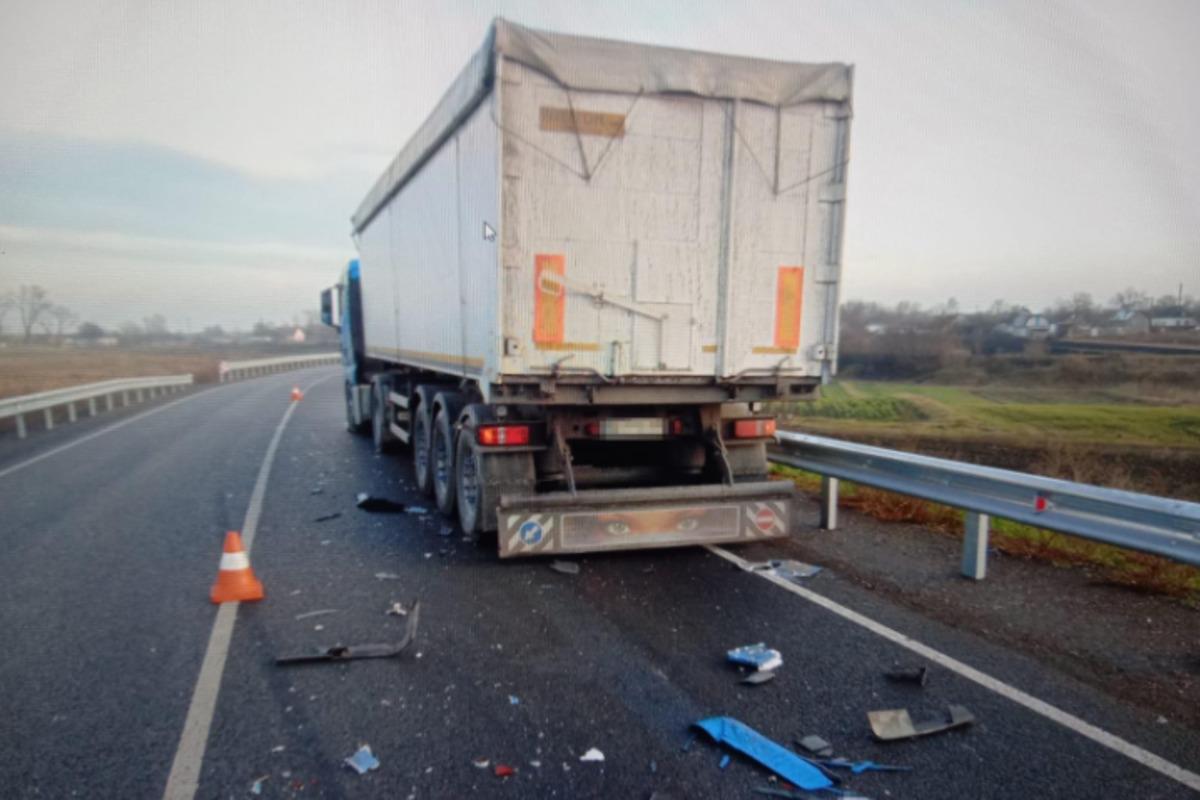 На Черкасщине столкнулись легковушка и грузовик, молодая девушка осталась без конечности / фото ch.npu.gov.ua На Черкасщине столкнулись легковушка и грузовик, молодая девушка осталась без конечности / фото ch.npu.gov.ua dqxikeidqxitkant