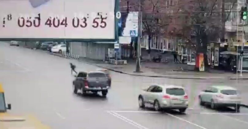 Момент аварии попал на видео.