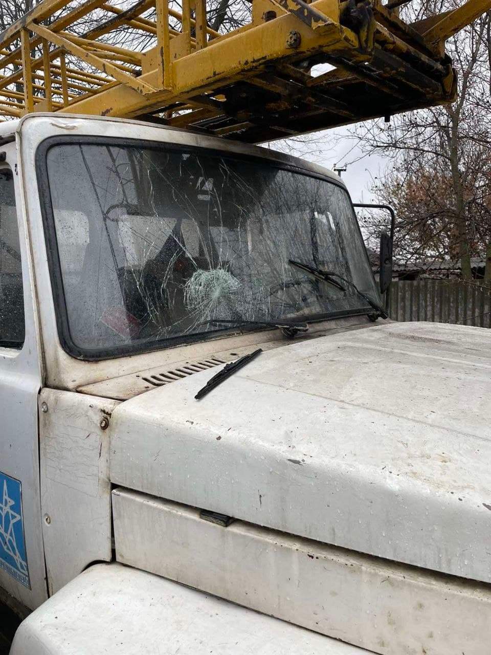 На Харківщині чоловік із лопатою напав на комунальників dqxikeidqxiqqeant