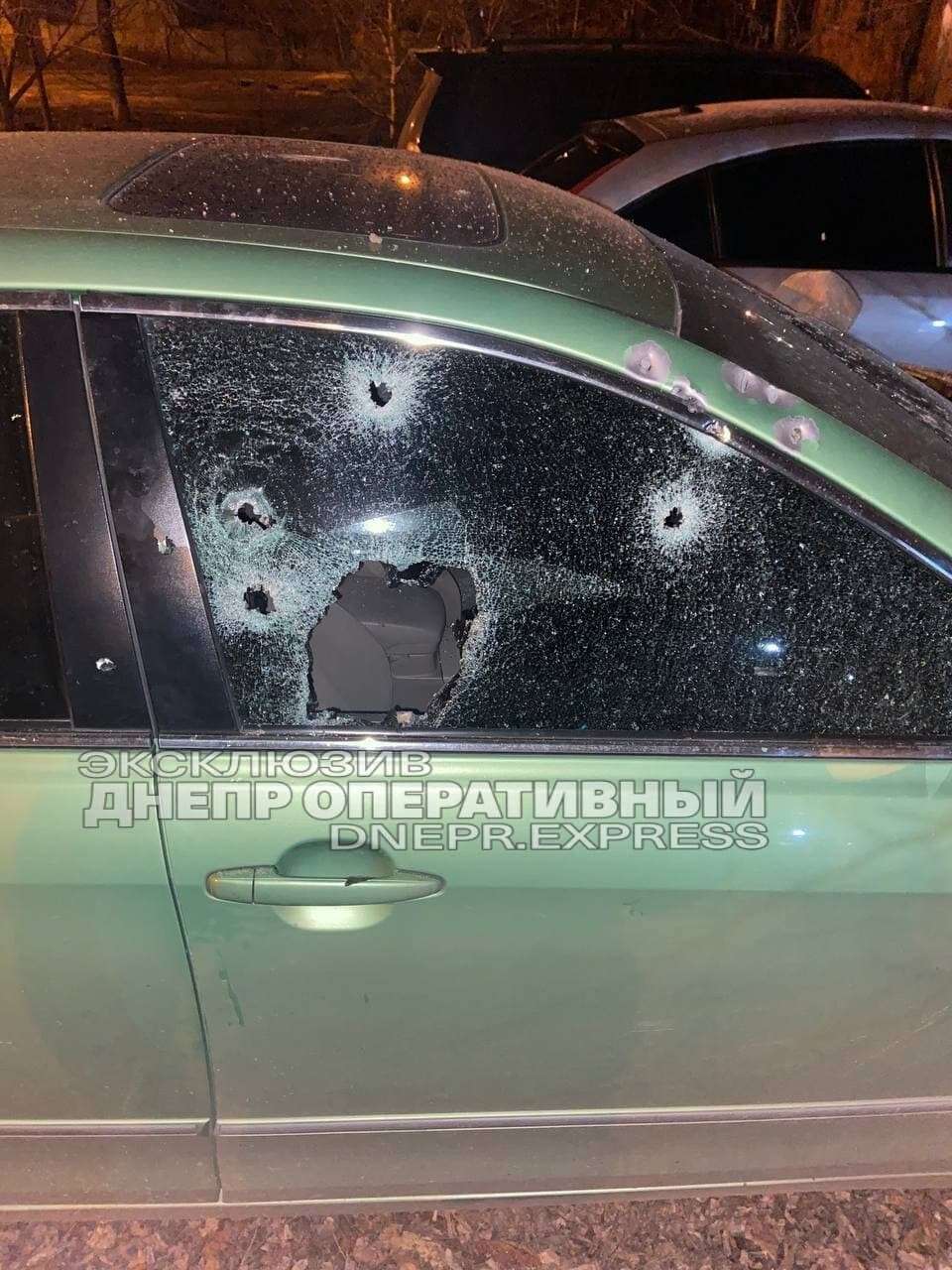 Мужчина в состоянии агрессии расстрелял автомобиль Toyota Camry dqxikeidqxitkant