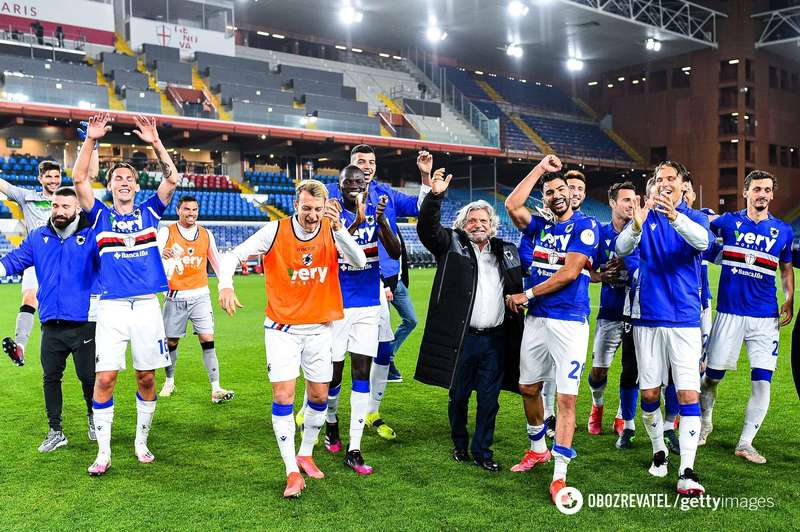 Футболисты "Самдории" с Массимо Ферреро.