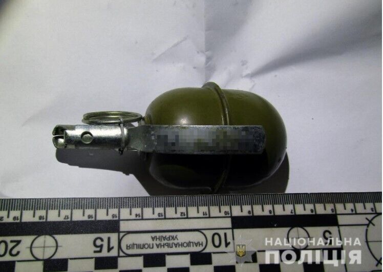 У водителя, врезавшегося в столб, обнаружили гранату dqxikeidqxiqqeant