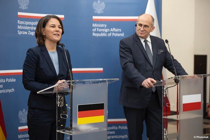 Рау встретился с Бербок в Варшаве dqxikeidqxiqqeant