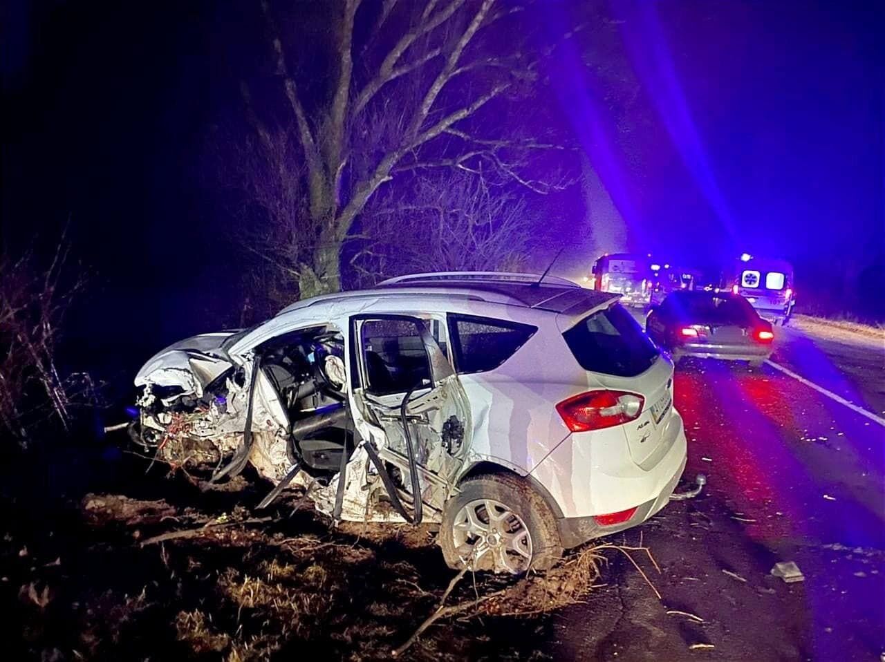 Столкнулись два легковых автомобиля. dqxikeidqxiqqeant