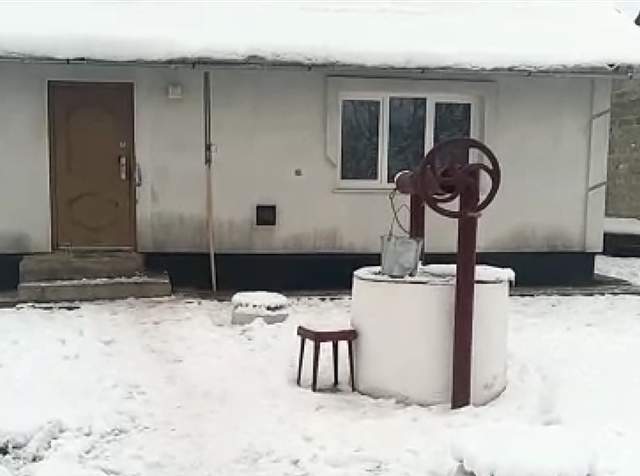 Соседи скандалов в семье не слышали.