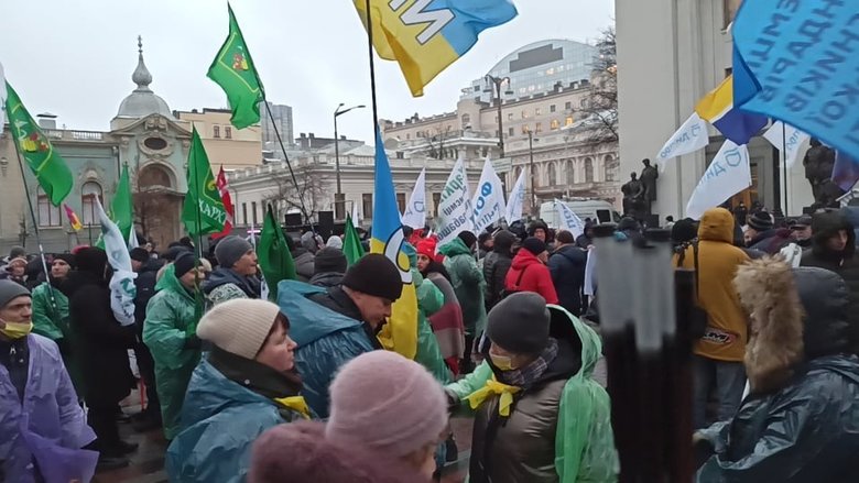 Не слышишь ФОПов - теряешь рейтинг: предприниматели пикетировали Раду с требованием сохранения упрощенки 11