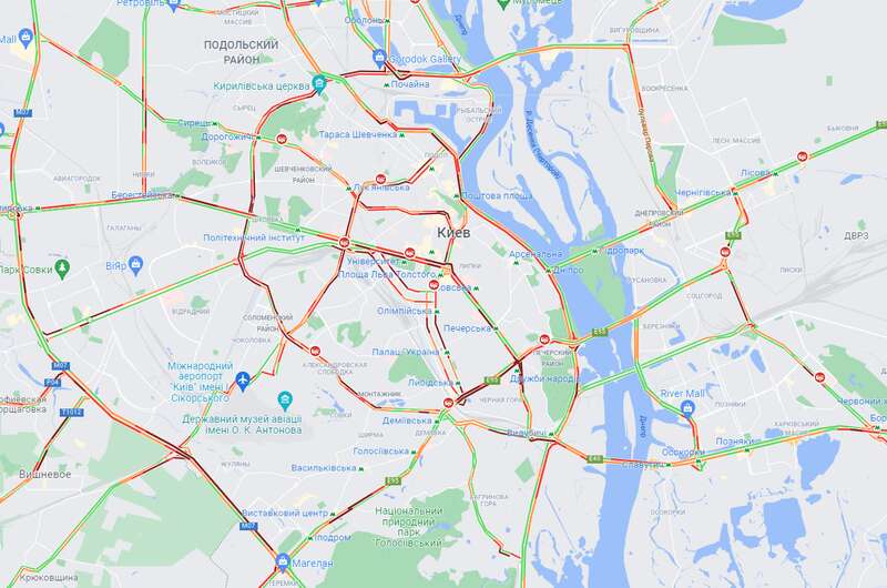 Движение в Киеве затруднено: столицу сковали пробки dqxikeidqxitkant