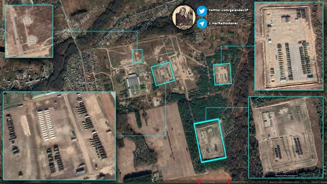 Вероятно, российская техника перебрасывается в этот лагерь возле Клинцов, дата съемки ноябрь 2021. К середине декабря техники может стать больше