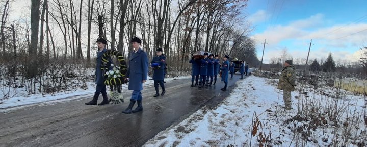 Погибшего защитника Украины Станислава Запорожца провели в последний путь в Луганской области 01 dqxikeidqxiqqeant
