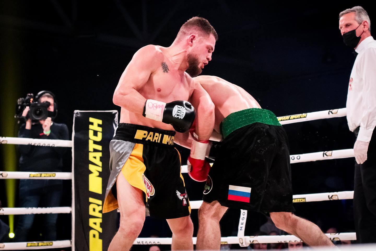 Беринчик уверенно победил россиянина Чаниева.