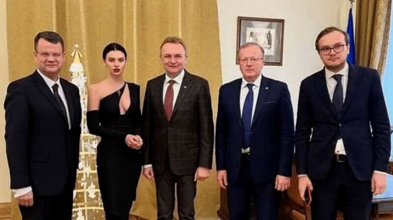 Тишкун Кристина, помощница замминистра образования, помощница Гарбарука, гарбарук тишкун скандал dqxikeidqxiqqeant