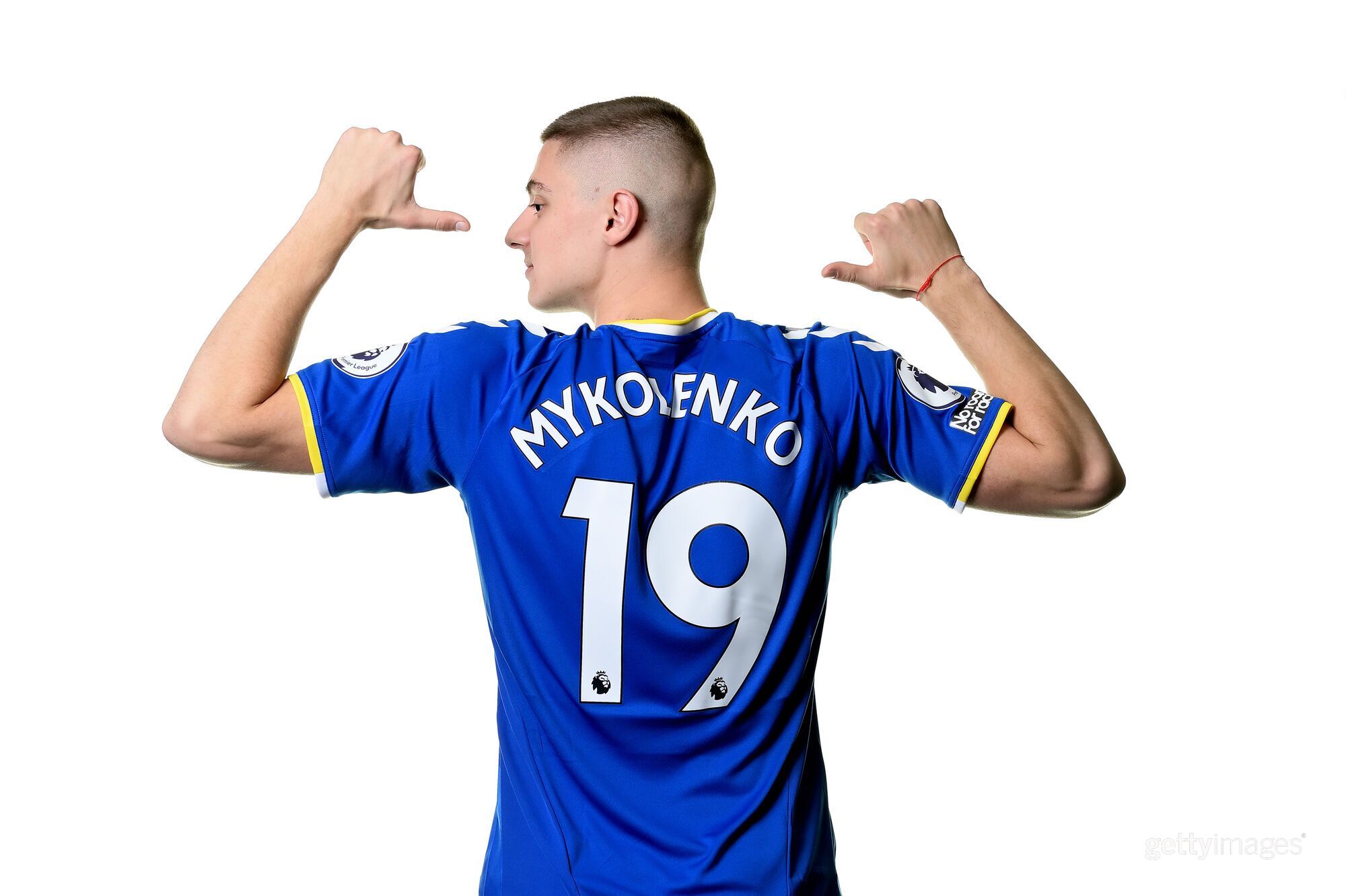 Виталий Миколенко выбрал 19-й номер в "Эвертоне".