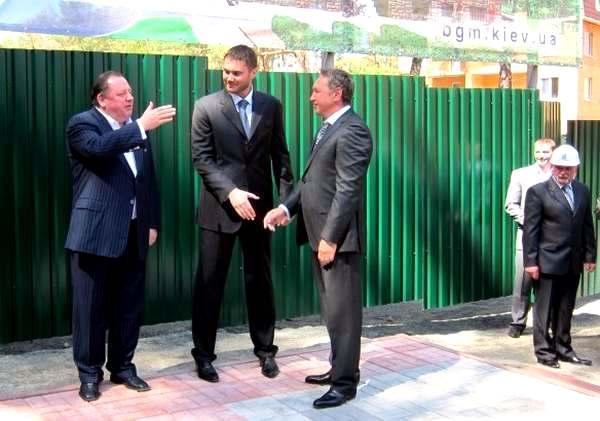 Фото: Взяточник Петр Мельник dqxikeidqxiqqeant