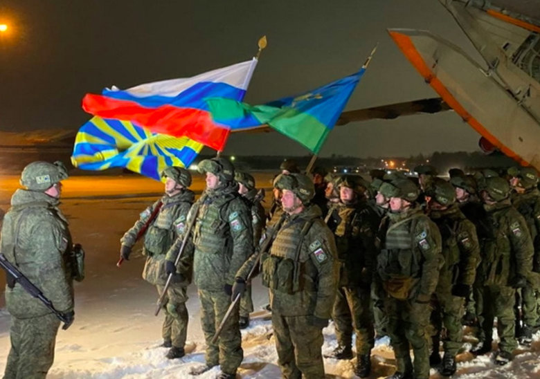 Четыре военных самолета с десантниками прибыли из Казахстана в Россию 02 dqxikeidqxiqqeant