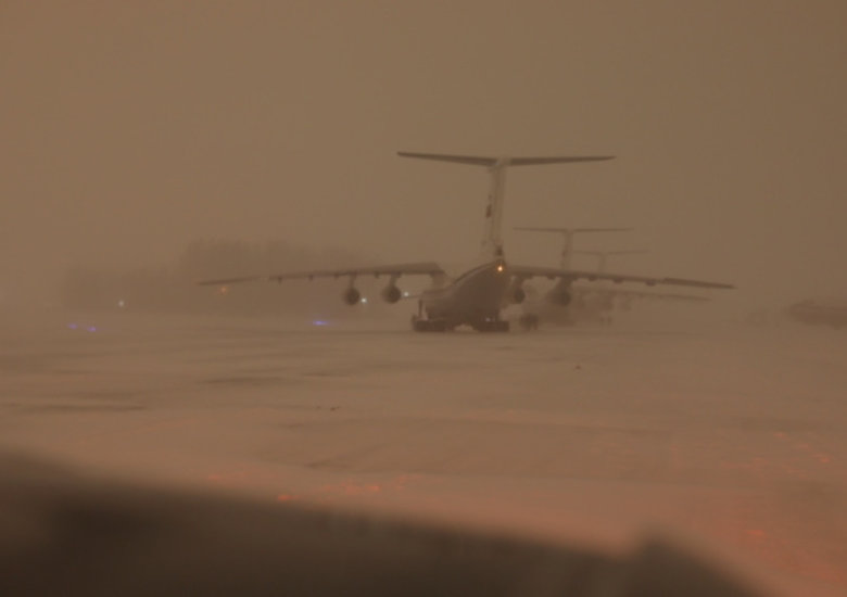 Четыре военных самолета с десантниками прибыли из Казахстана в Россию 03