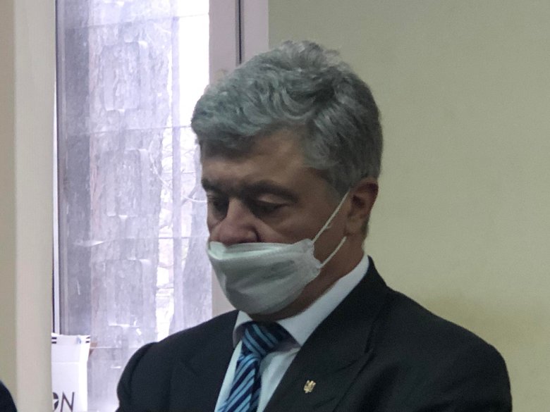 Печерский суд начал рассмотрение ходатайства об избрании меры пресечения Порошенко 04