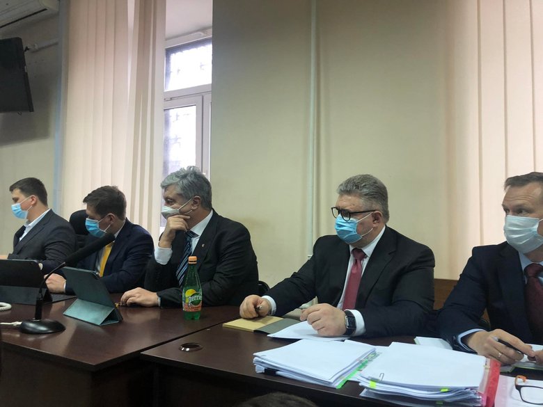 Печерский суд начал рассмотрение ходатайства об избрании меры пресечения Порошенко 06