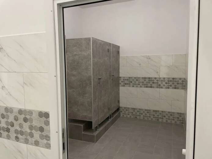 Старая и новая школа в селе Башлыки