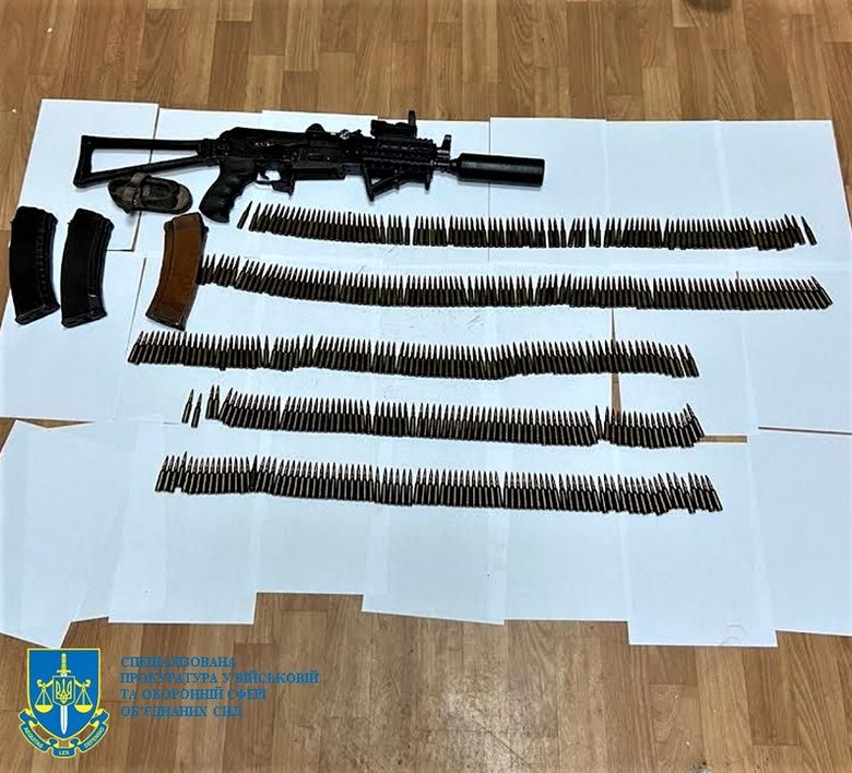 Бывший нацгвардеец задержан при продаже автомата за 10 тыс. грн, - прокуратура 02