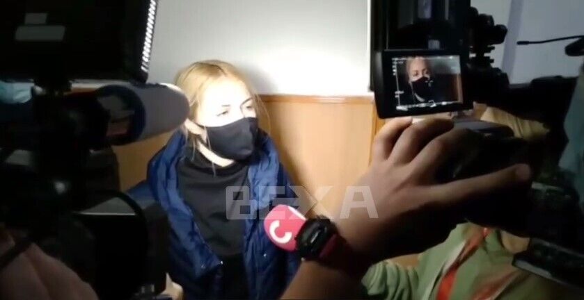 В суде также присутствует мать подсудимого Марина Дехтярь