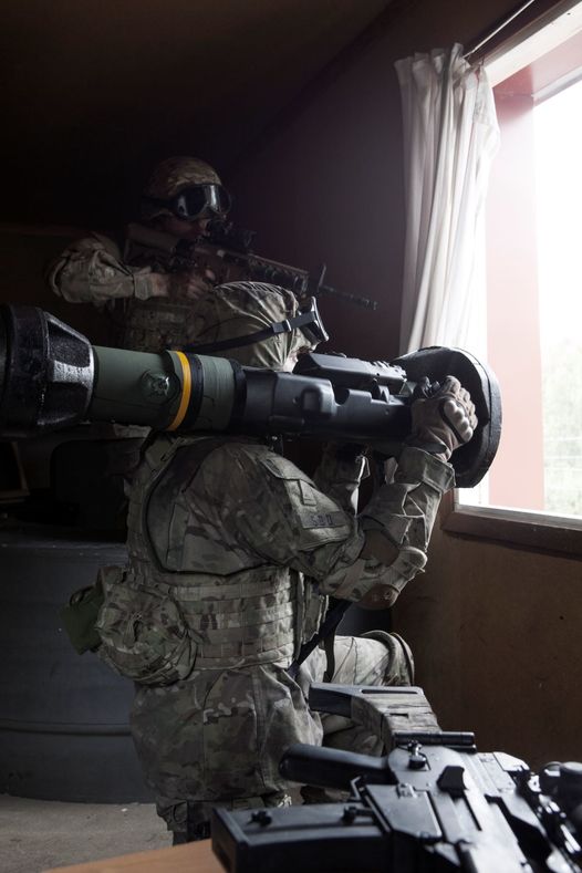 Возможно, это изображение (1 человек и в помещении) dqxikeidqxitkant